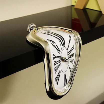 MELTING CLOCK